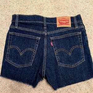 Levi’s Darker Wash Denim Shorts Size 26